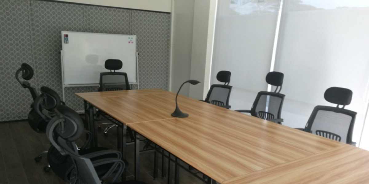 Entrepz-ConferenceRoom-001